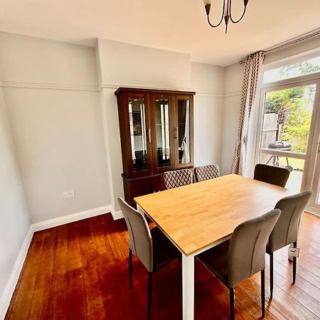5 Bed Property In Se12 London Exterior photo
